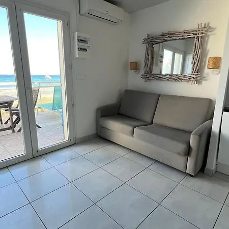 Beautiful With Parking! Apartment