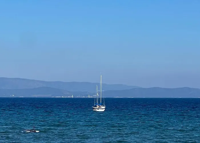 Apartment Beautiful With Parking!